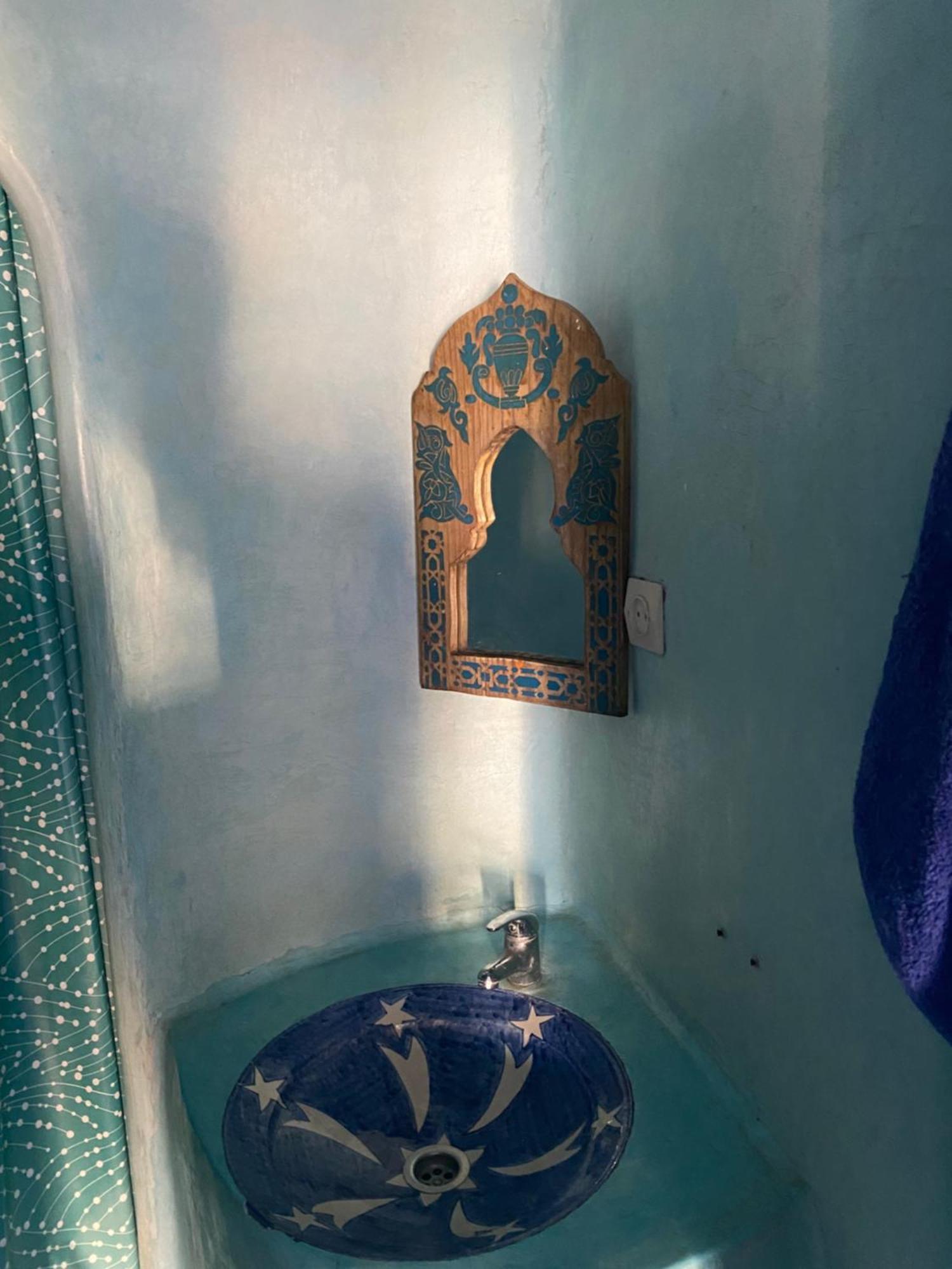 Hotel Ahrazem 舍夫沙万 外观 照片