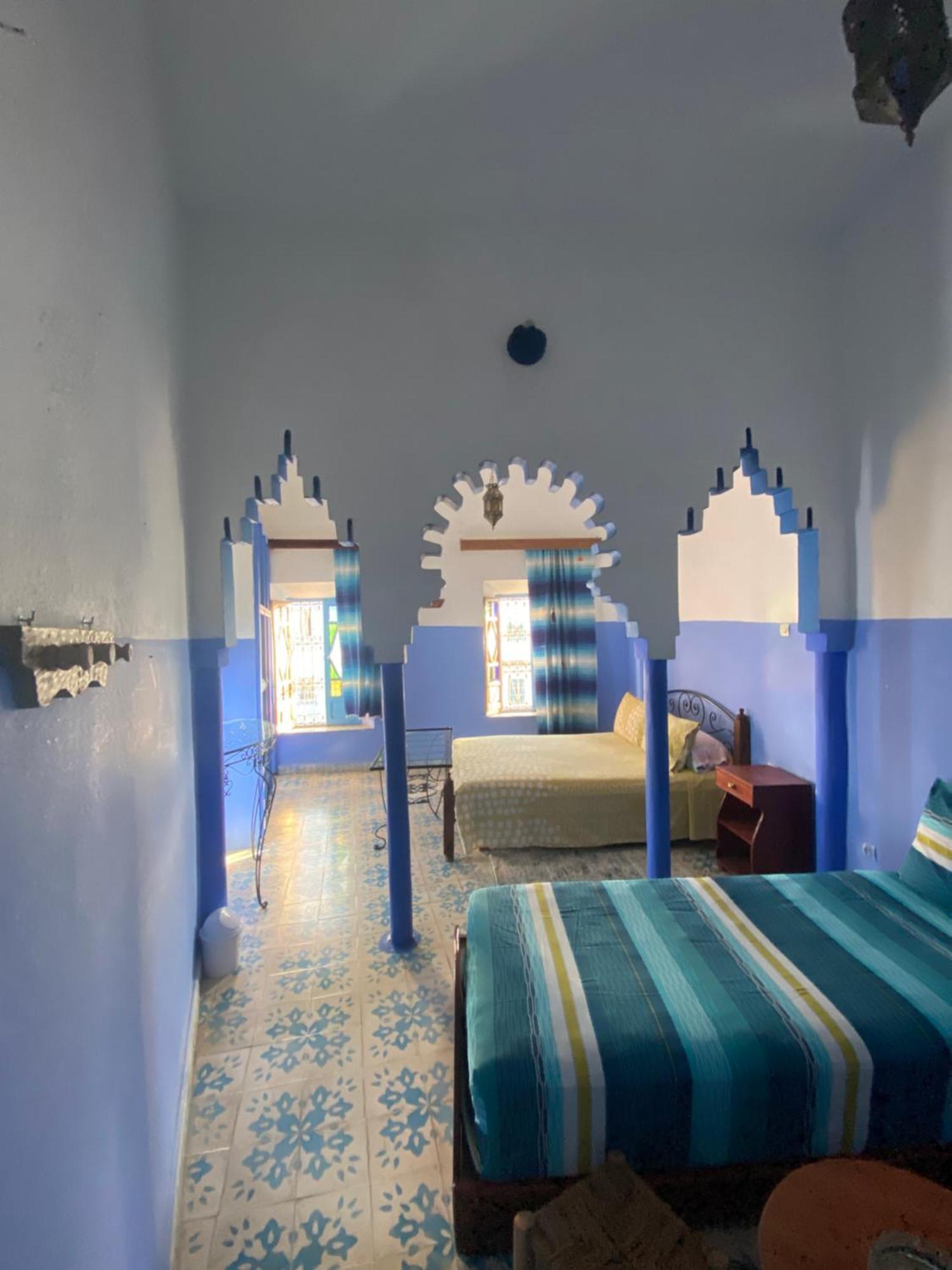 Hotel Ahrazem 舍夫沙万 外观 照片